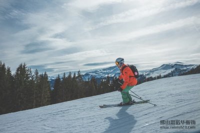 來看啦喂！教你如何選購滑雪服